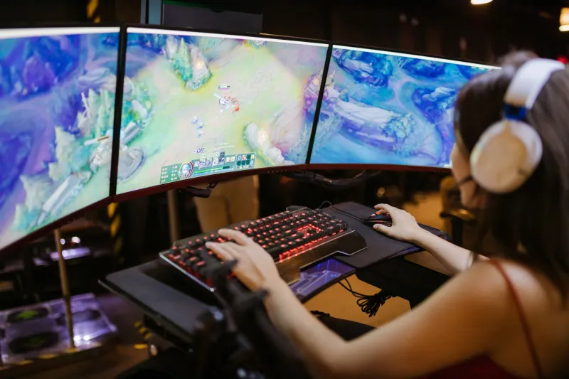 Too Much Screen, Not Enough Game: How Watching Pros Might Be Holding You Back
